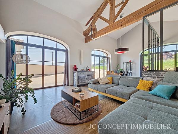 Maison en pierre et pisé 5 chambres 223 m² sur 1200 m²