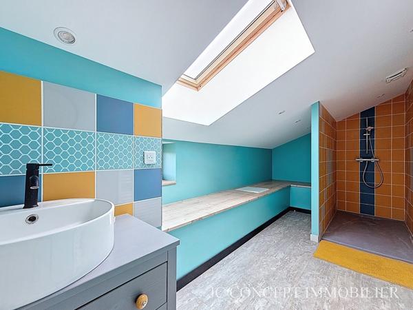 Maison en pierre et pisé 5 chambres 223 m² sur 1200 m²