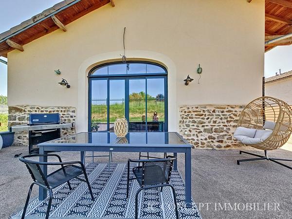 Maison en pierre et pisé 5 chambres 223 m² sur 1200 m²