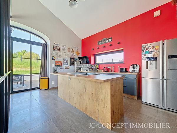 Maison en pierre et pisé 5 chambres 223 m² sur 1200 m²