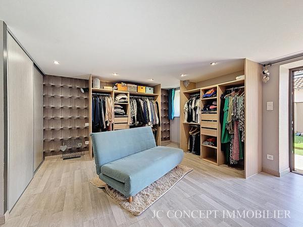 Maison en pierre et pisé 5 chambres 223 m² sur 1200 m²