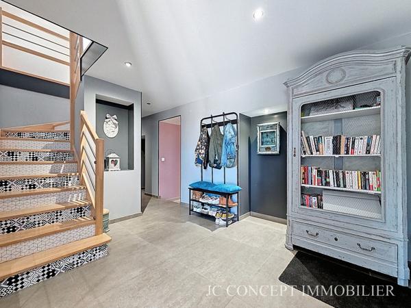 Maison en pierre et pisé 5 chambres 223 m² sur 1200 m²