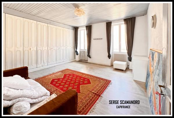 A vendre BOULOGNE SUR GESSE (31)- immeuble avec local professionel 65 m² et appartement 130 m² -2 chambres terrasse + local professionel 65 m²