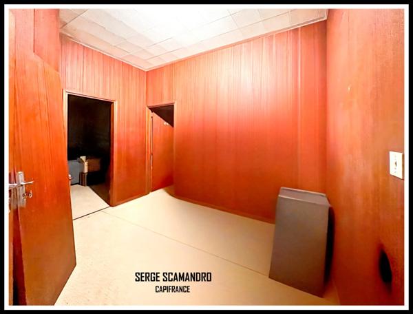 A vendre BOULOGNE SUR GESSE (31)- immeuble avec local professionel 65 m² et appartement 130 m² -2 chambres terrasse + local professionel 65 m²