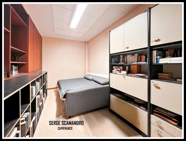 A vendre BOULOGNE SUR GESSE (31)- immeuble avec local professionel 65 m² et appartement 130 m² -2 chambres terrasse + local professionel 65 m²