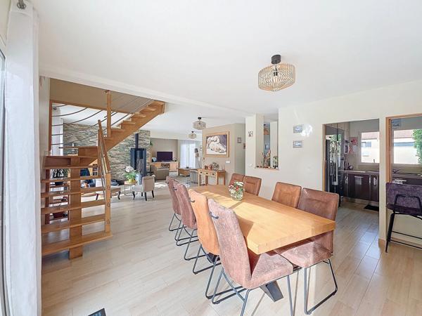 Belle maison de 180m² sur sous-sol, terrain de 500m² à ISSOU