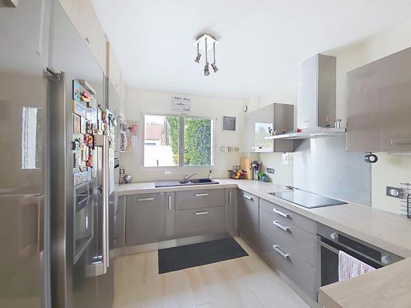 Belle maison de 180m² sur sous-sol, terrain de 500m² à ISSOU