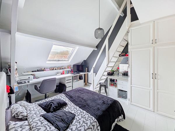 Belle maison de 180m² sur sous-sol, terrain de 500m² à ISSOU