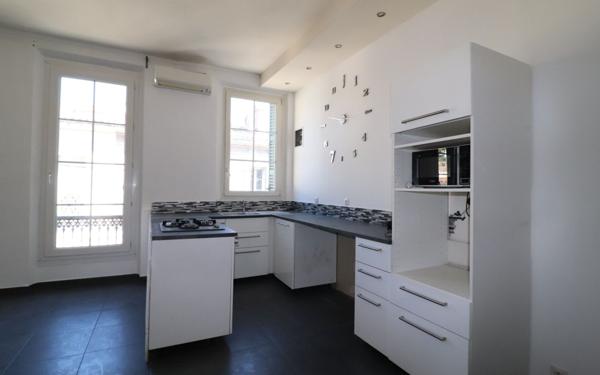 Appartement à vendre    3 pièces • 67,30 m2 Roquevaire