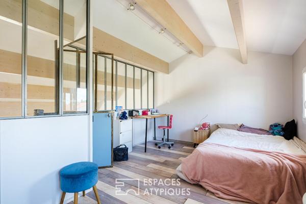Lumière et grands volumes : maison moderne avec piscine aux portes de Niort