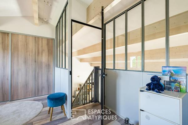Lumière et grands volumes : maison moderne avec piscine aux portes de Niort