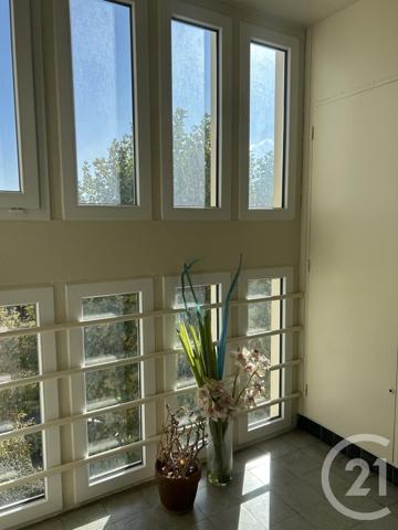 Appartement à vendre  5 pièces - 74,79 m2 FONTAINEBLEAU - 77