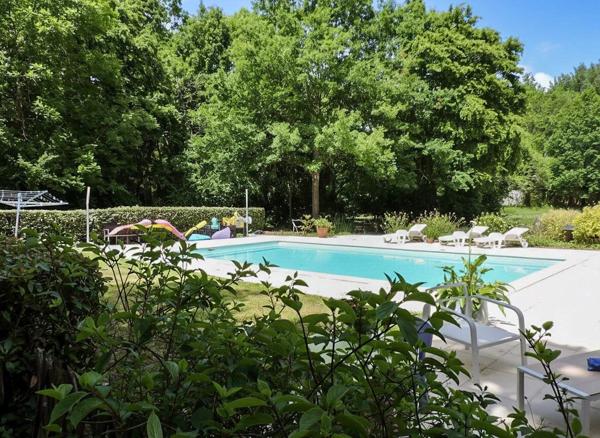 Vente                                                      Maison
                        
                                         400 m2                     à Chartres