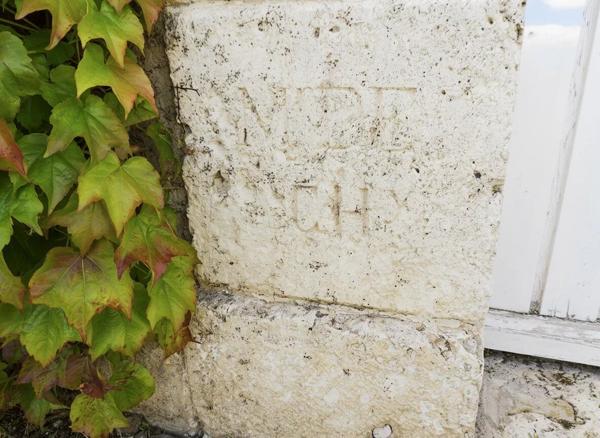 Vente                                                      Maison
                        
                                         400 m2                     à Chartres