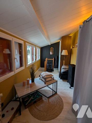 Idéalement située en plein centre-ville de Nogent-le-Rotrou (28400), à deux pas du Château Sain...