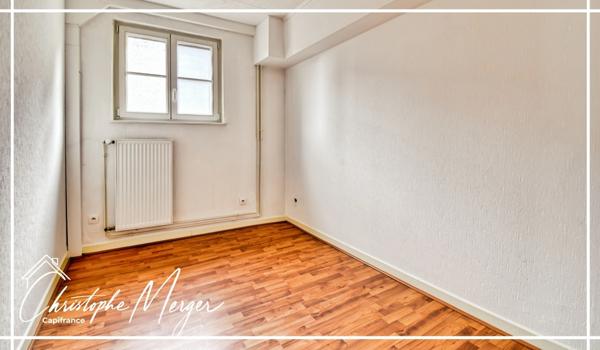 Appartement à louer 3 chambres 103m² à SARREBOURG (57), place du marché, lumineux