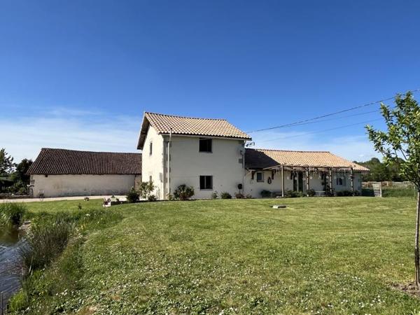 Maison à vendre 187 424 € Épenède 5 p 140 m² DPE C