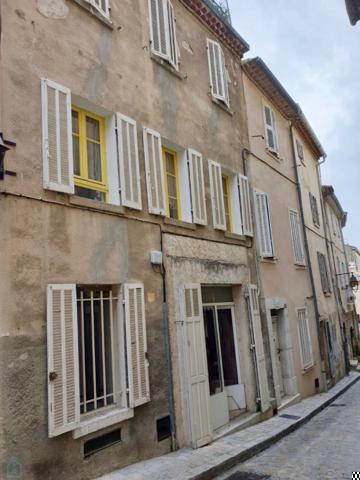 Rare - Maison de village avec toit-terrasse