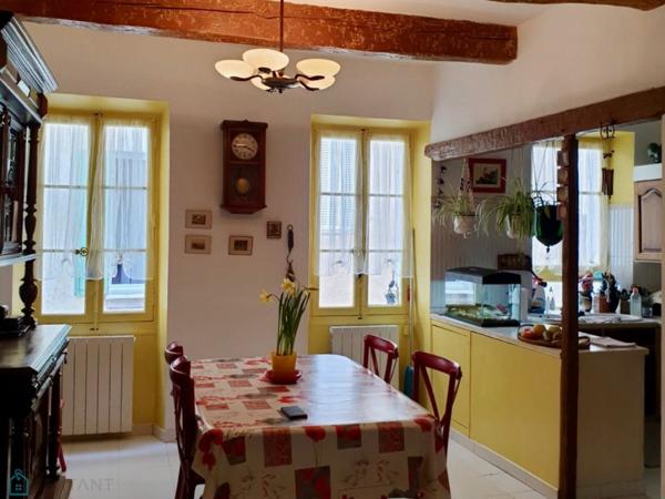 Rare - Maison de village avec toit-terrasse