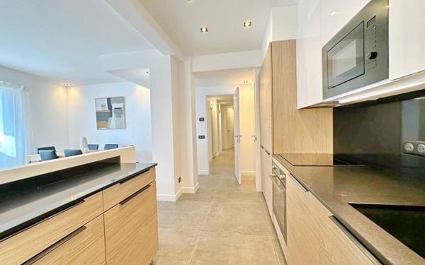 Appartement à vendre    3 pièces • 66 m2 Cannes