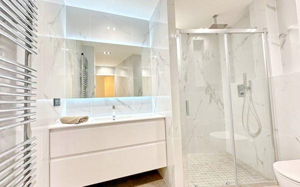 Appartement à vendre    3 pièces • 66 m2 Cannes