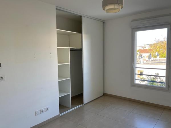 Mandelieu-la-Napoule (06210) APPARTELENT T3 AVEC TERRASSE DANS RESIDENCE RECENTE