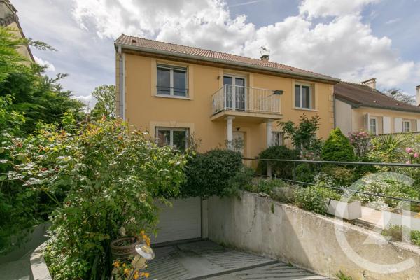 Maison à vendre  9 pièces - 255,96 m 2   CHAMPIGNY SUR MARNE  - 94