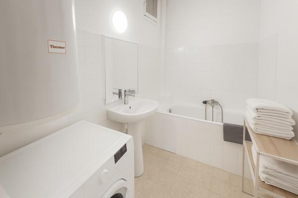 Manosque – Idéal investisseur : appartement T4 de 69 m² avec balcon et cave dans résidence sécurisée