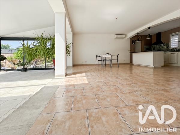 Maison à vendre 8 pièces 211 m² Saint-Martin-de-Crau