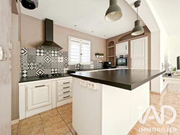 Maison à vendre 8 pièces 211 m² Saint-Martin-de-Crau