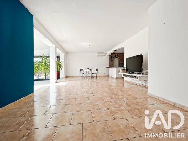 Maison à vendre 8 pièces 211 m² Saint-Martin-de-Crau