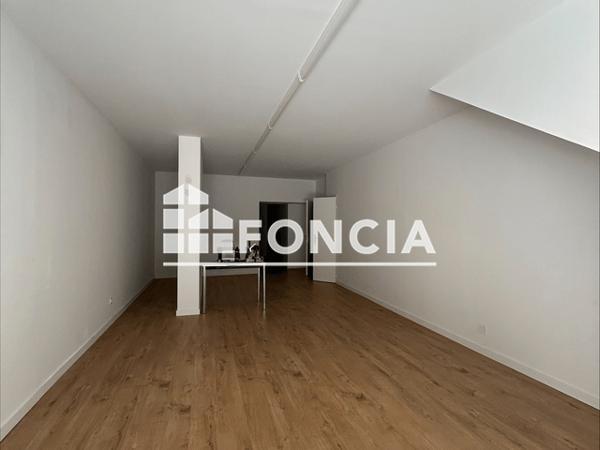 Location Local commercial 2 pièces 59.11 m² - 18 RUE DE LA REPUBLIQUE Brignoles 83170