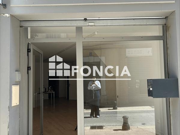 Location Local commercial 2 pièces 59.11 m² - 18 RUE DE LA REPUBLIQUE Brignoles 83170