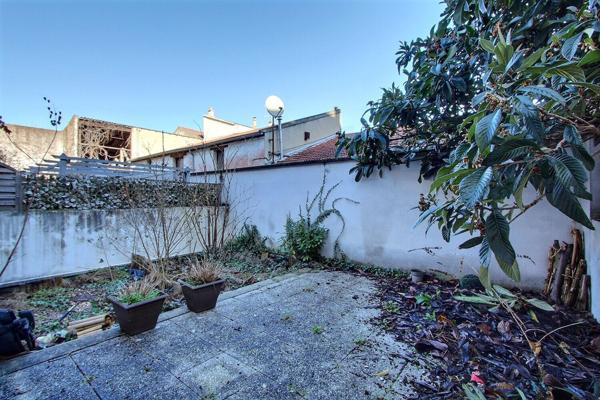 Appartement Gennevilliers - 1 pièces + jardin - 32.01 m2