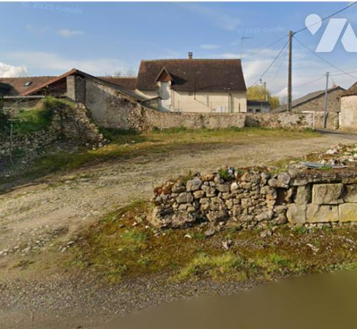 Terrain non constructible proche du centre bourg de Crémillé.