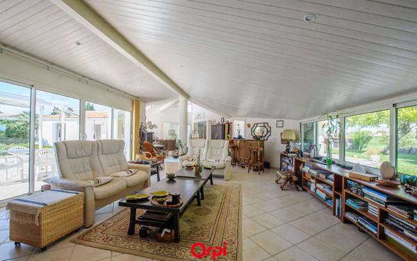 Maison à vendre    6 pièces •  Nieul-sur-Mer