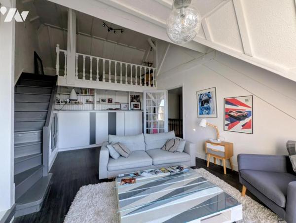 SAINT ETIENNE DE MONTLUC, idéalement située proche écoles et commerces, grande maison 6 chambres.