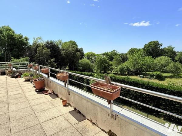 A VENDRE 56 VANNES BERNUS APPT T4  87m² Terrasse 42 m² parking+ garage en S/Sol