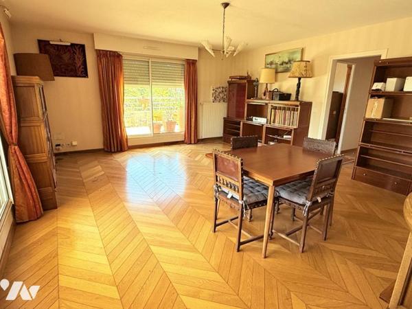 A VENDRE 56 VANNES BERNUS APPT T4  87m² Terrasse 42 m² parking+ garage en S/Sol
