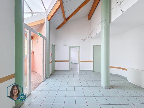 Local professionnel 142 m² – Idéal activité libérale – Centre Castelginest