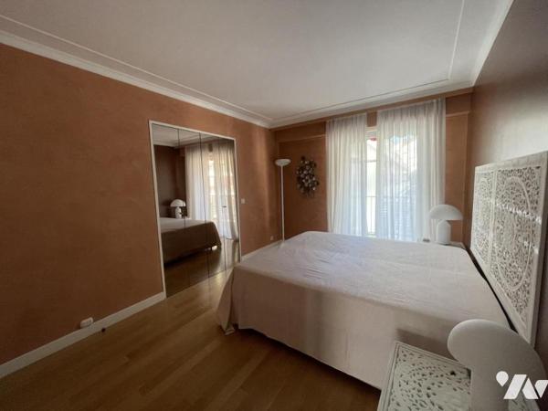 Menton Garavan, 3 pièces de 88m², 30 m² d'extérieur, toit terrasse de 45m² privé, garage et cave 