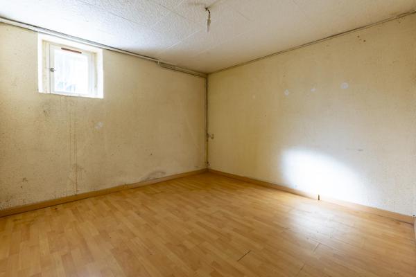 Maison de ville 4ch + bureau, garage et jardin - REF. VM453
