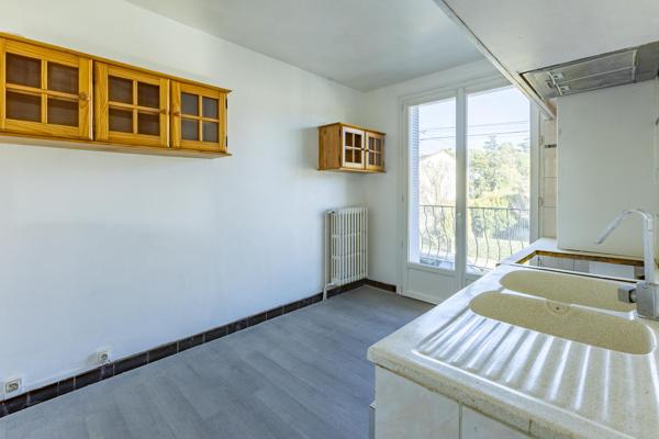 Maison de ville 4ch + bureau, garage et jardin - REF. VM453