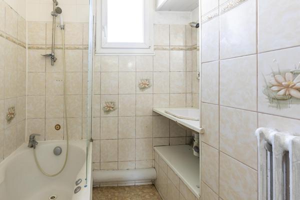 Maison de ville 4ch + bureau, garage et jardin - REF. VM453
