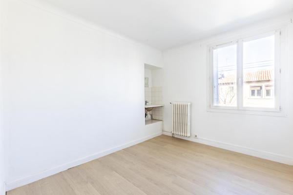 Maison de ville 4ch + bureau, garage et jardin - REF. VM453