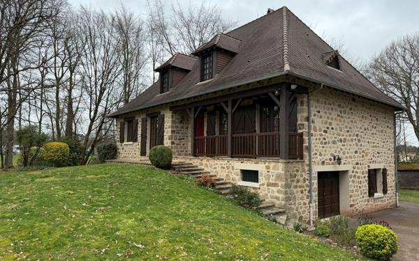 Maison à vendre    7 pièces •  Nexon