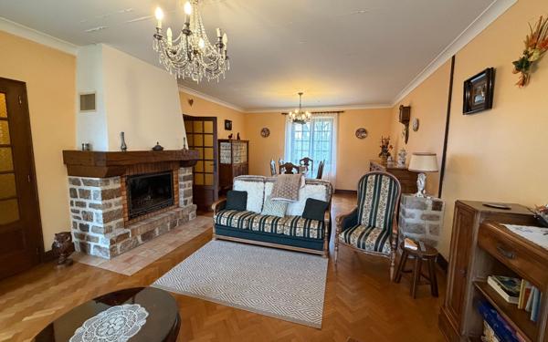 Maison à vendre    7 pièces •  Nexon