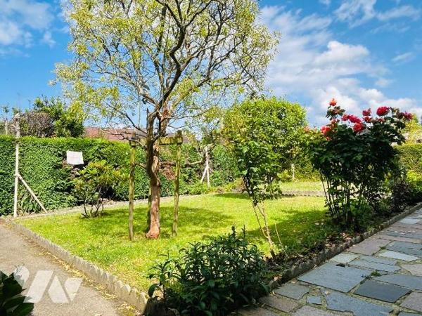 A vendre sur la commune d'Avranches, dans un quartier calme et recherché, à proximité de tous c...