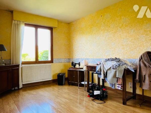 A vendre sur la commune d'Avranches, dans un quartier calme et recherché, à proximité de tous c...