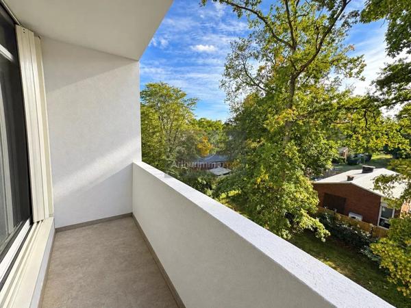 Vente                                                      Appartement
                        
                     4 pièces                      68 m2                     à Verneuil-sur-Seine